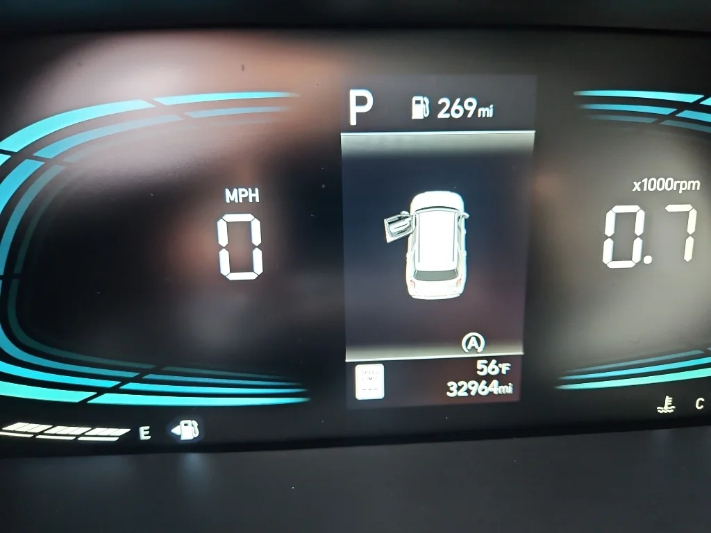 Used 2025 Abyss Black Pearl Hyundai SEL image 27
