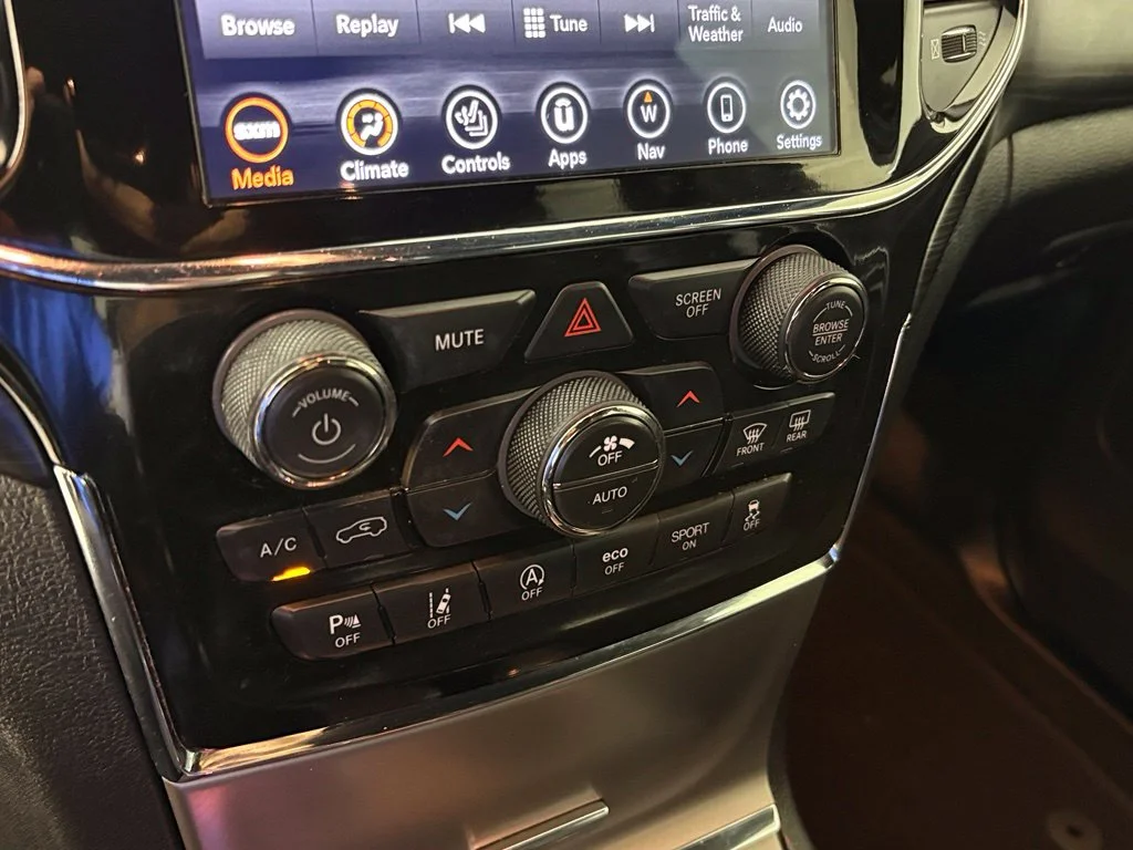 Used 2021 Silver Jeep Laredo X image 27