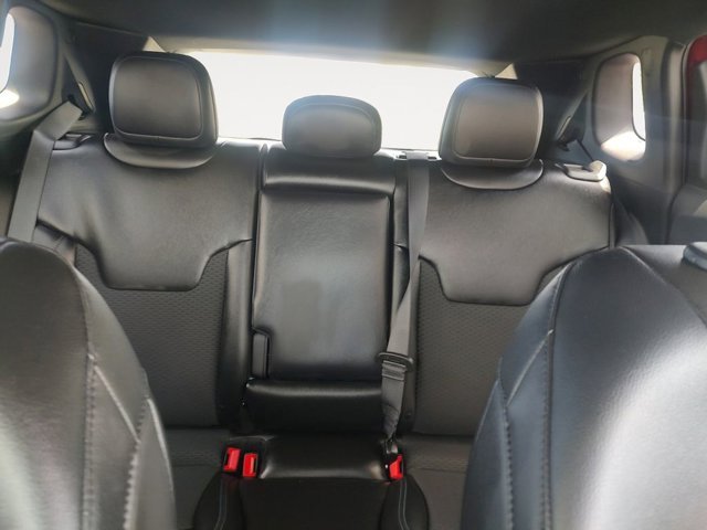 New 2026 Red Hot Pearl-Coat Exterior Paint Jeep Latitude Altitude image 13