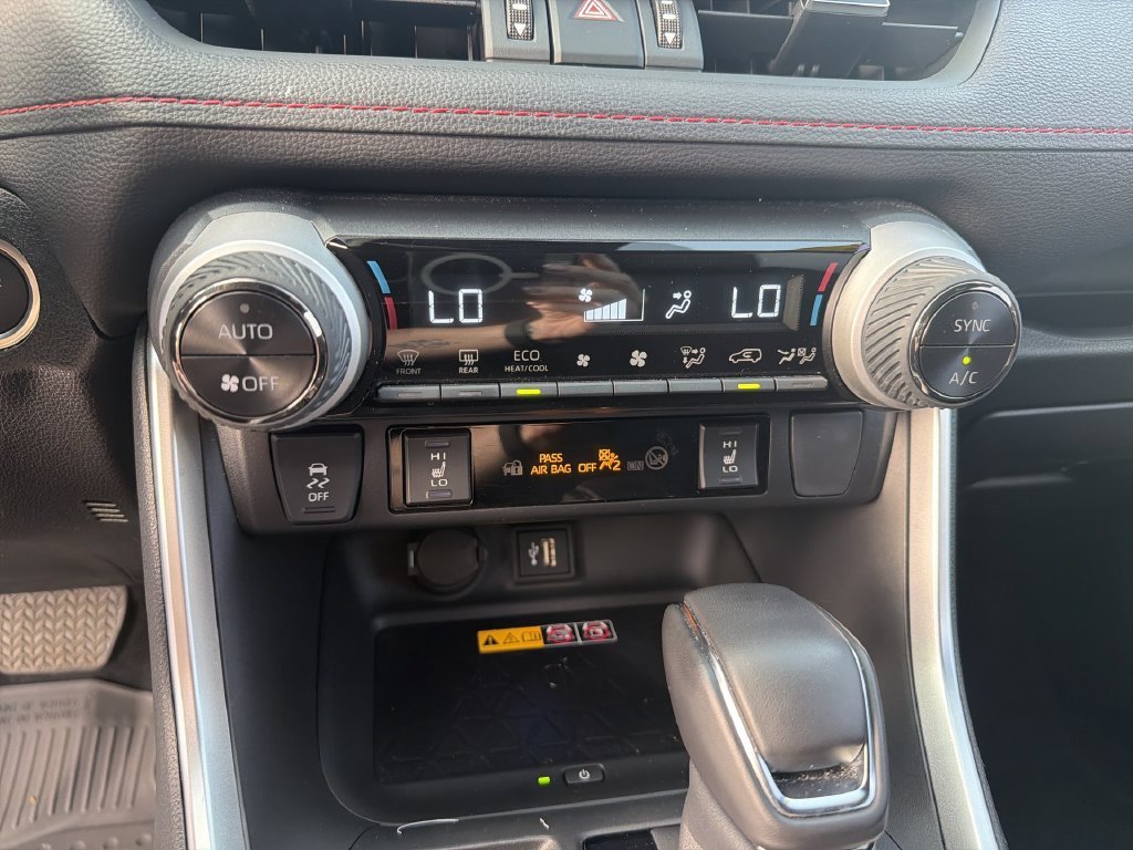 2025 Toyota RAV4 XSE - Photo 22