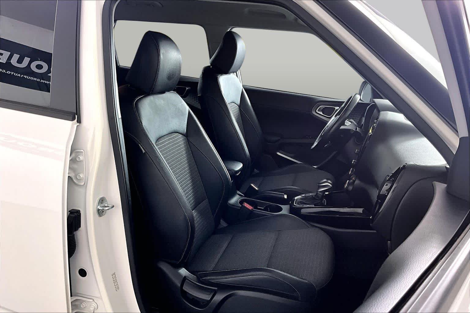 Used 2020 Snow White Pearl Kia EX image 9