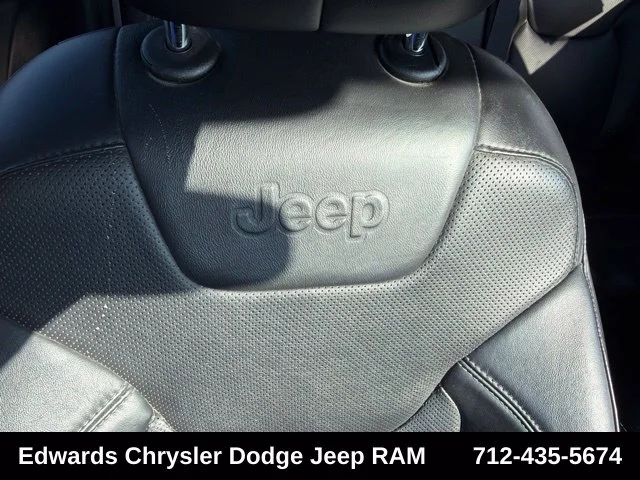 Used 2019 Gray Jeep Limited image 34