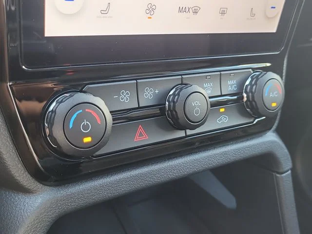 New 2026 Oxford White Ford XLT image 26