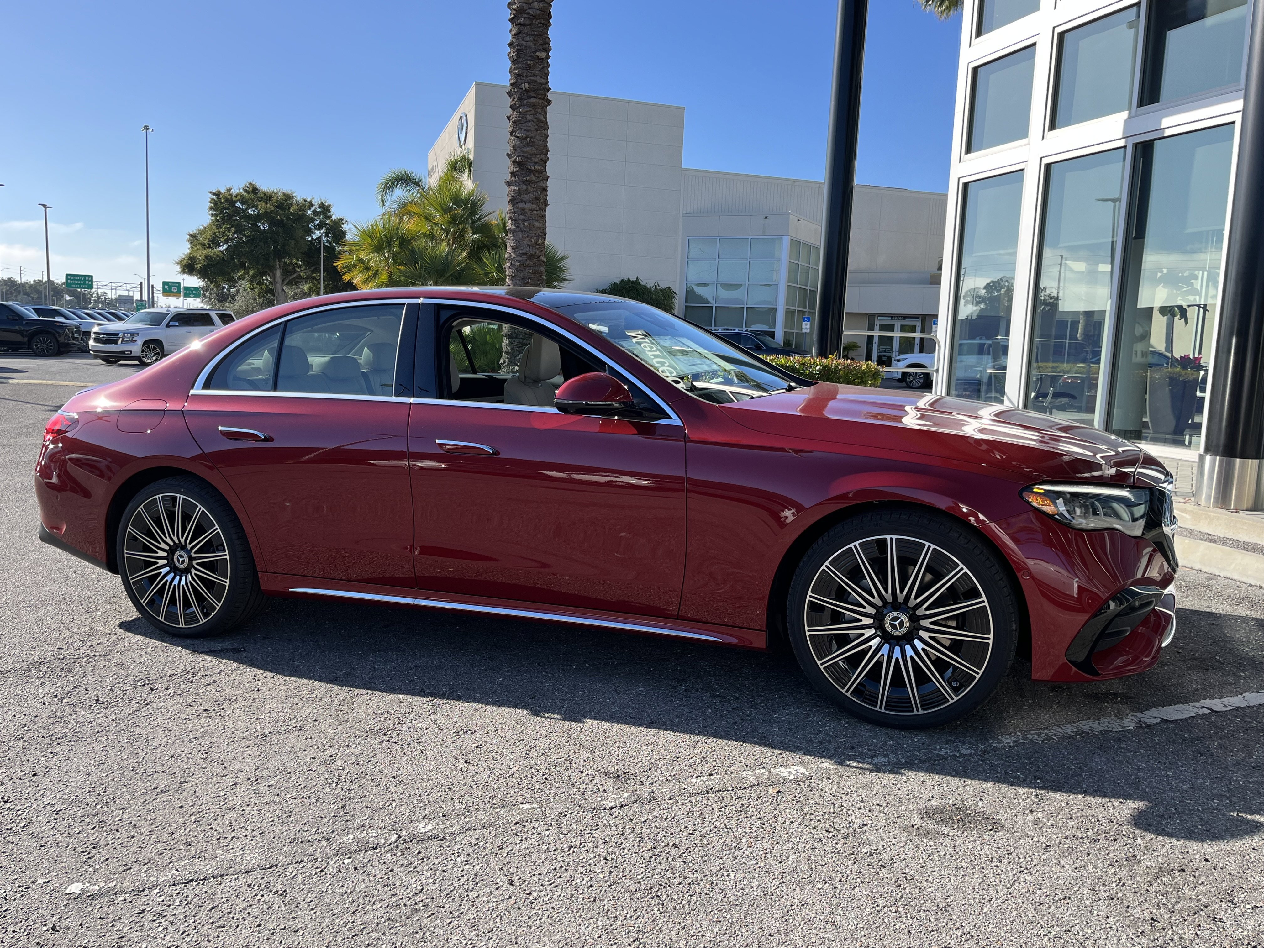 New 2026 MANUFAKTUR Patagonia Red Mercedes-Benz E 350 image 9