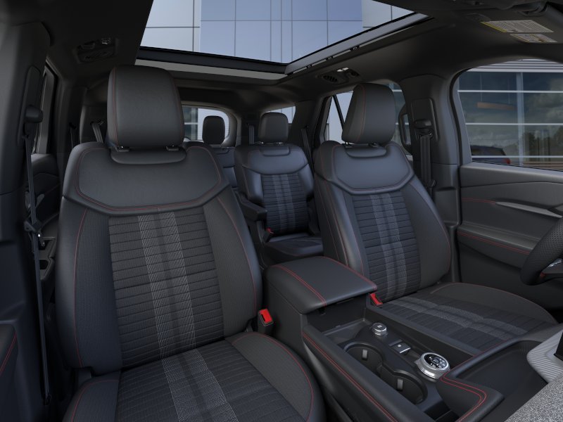 New 2026 Star White Metallic Tri-Coat Ford ST-Line image 33