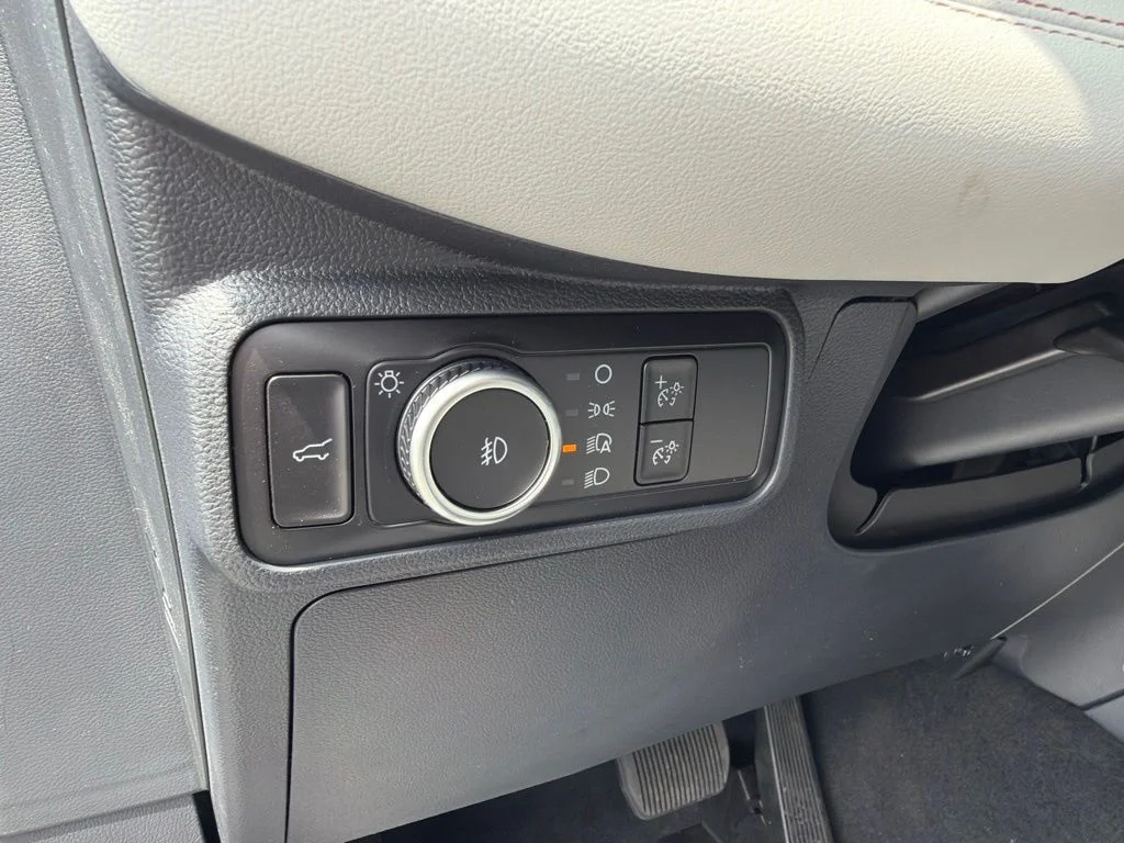 New 2026 Space White Metallic Ford Active image 30