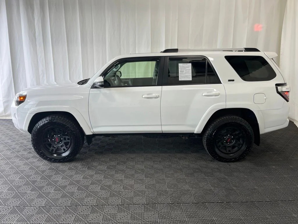 Used 2021 White Toyota SR5 Premium image 29