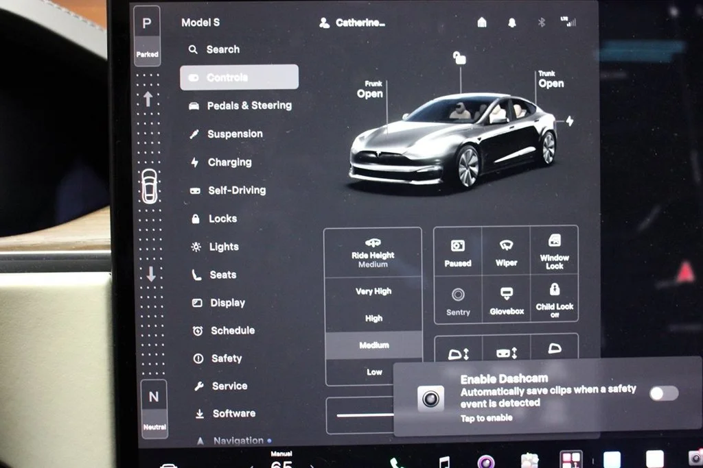 Used 2022 Solid Black Tesla Base image 18