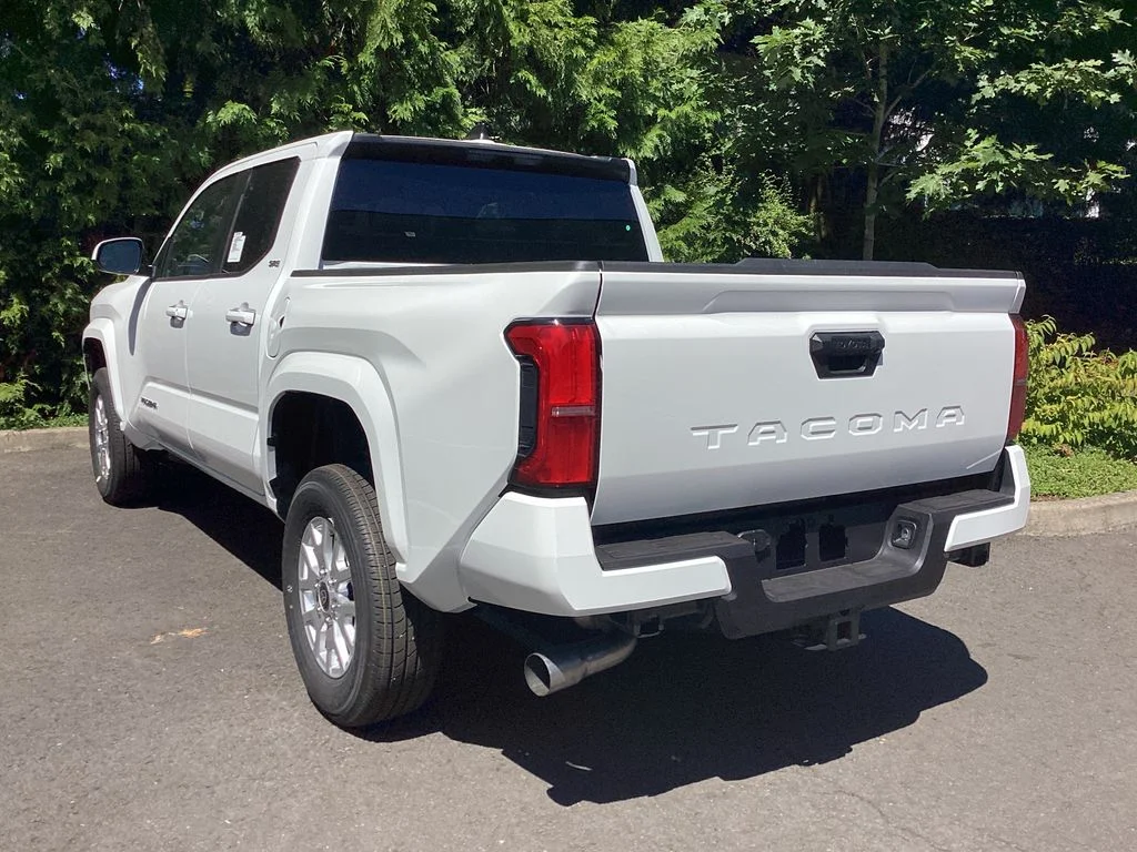 2025 Toyota Tacoma SR5 - Photo 6