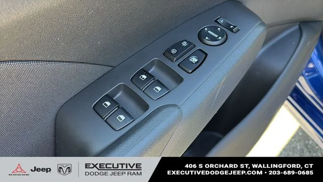 Used 2022 Blue Hyundai SE image 9