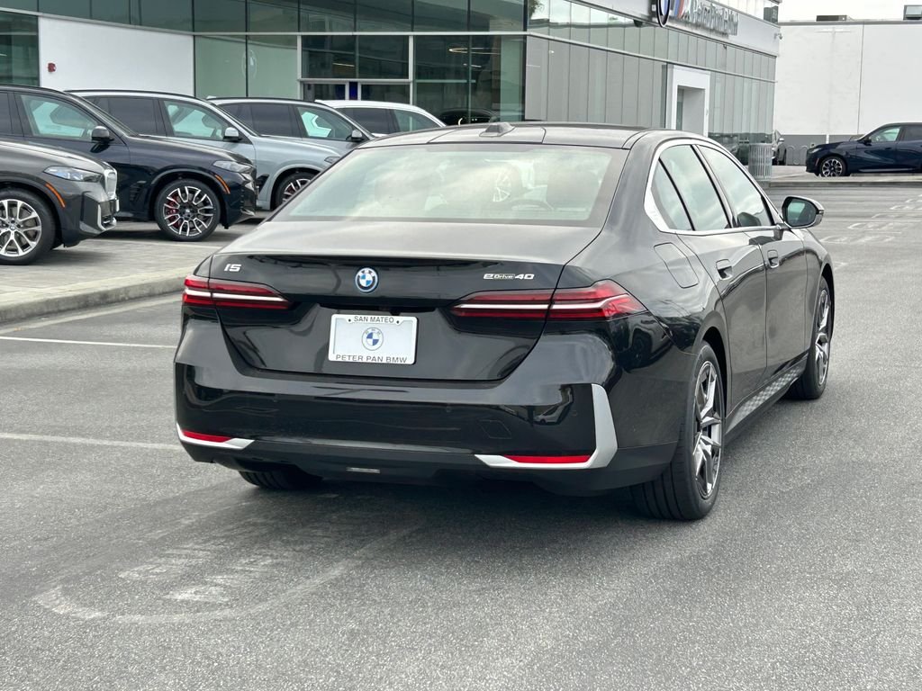 New 2027 Black Sapphire Metallic BMW eDrive40 image 5