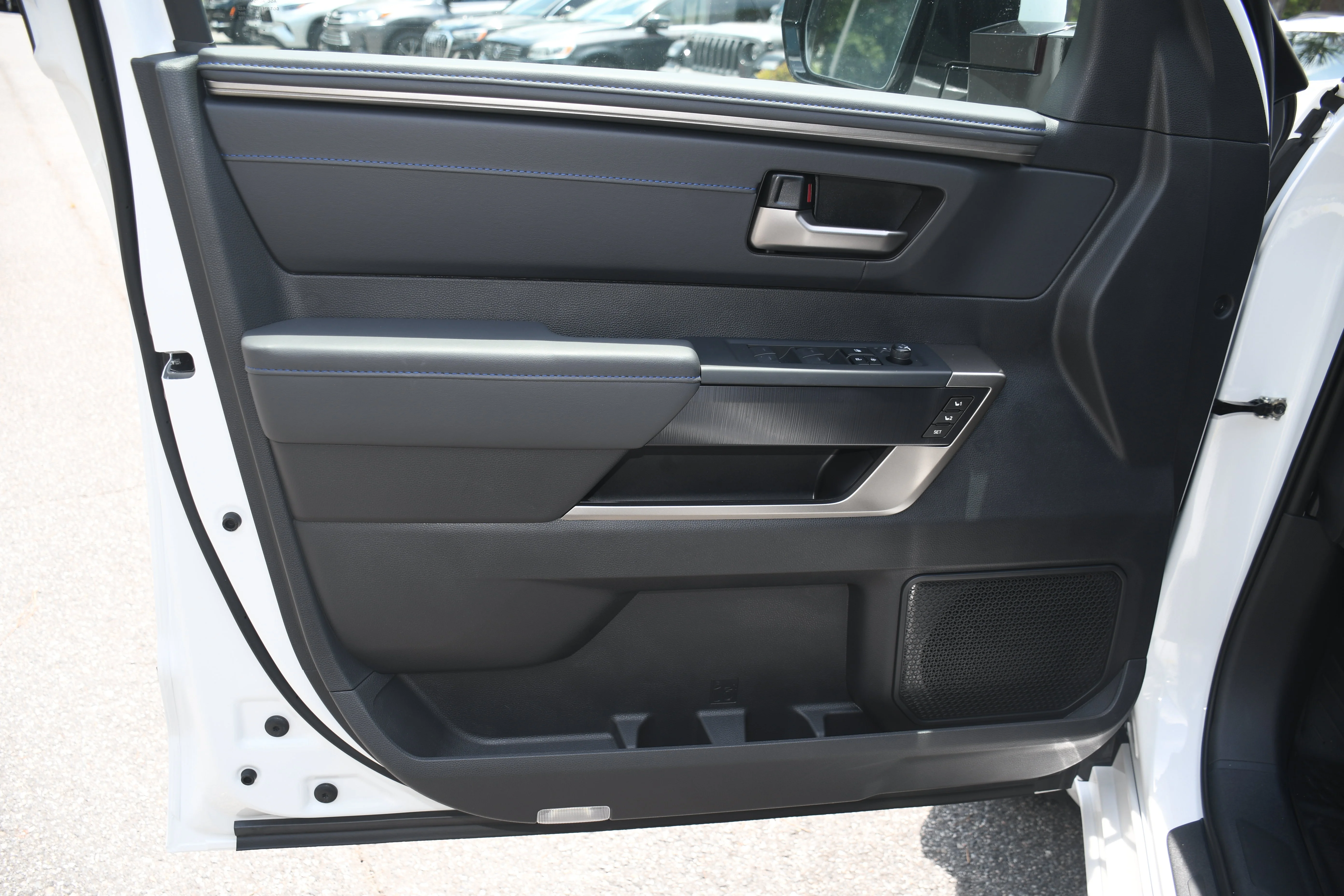 New 2026 Wind Chill Pearl Toyota Platinum i-FORCE MAX image 5