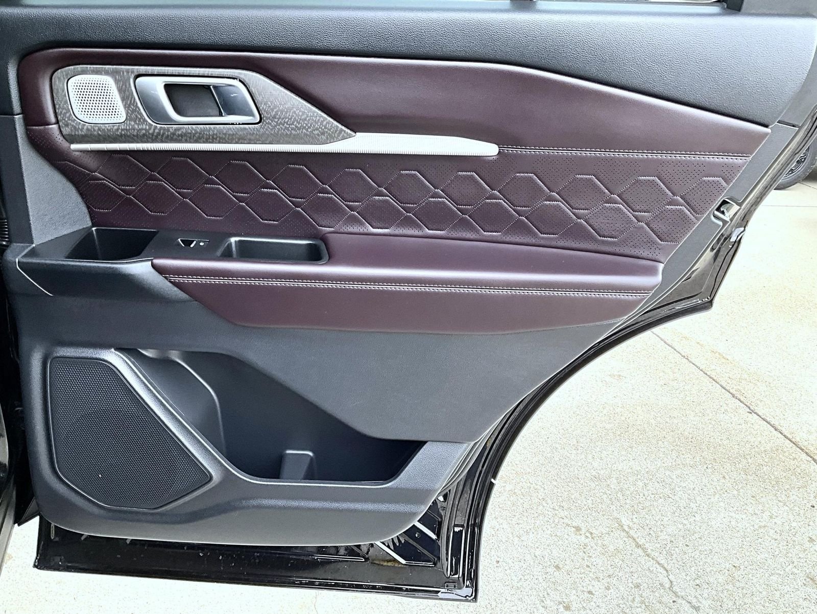 Used 2025 Black Ford Platinum image 18