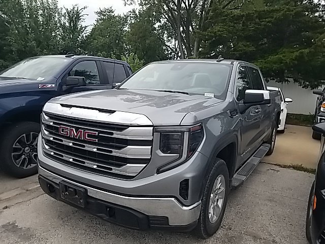Used 2024 Sterling Metallic GMC SLE image 13