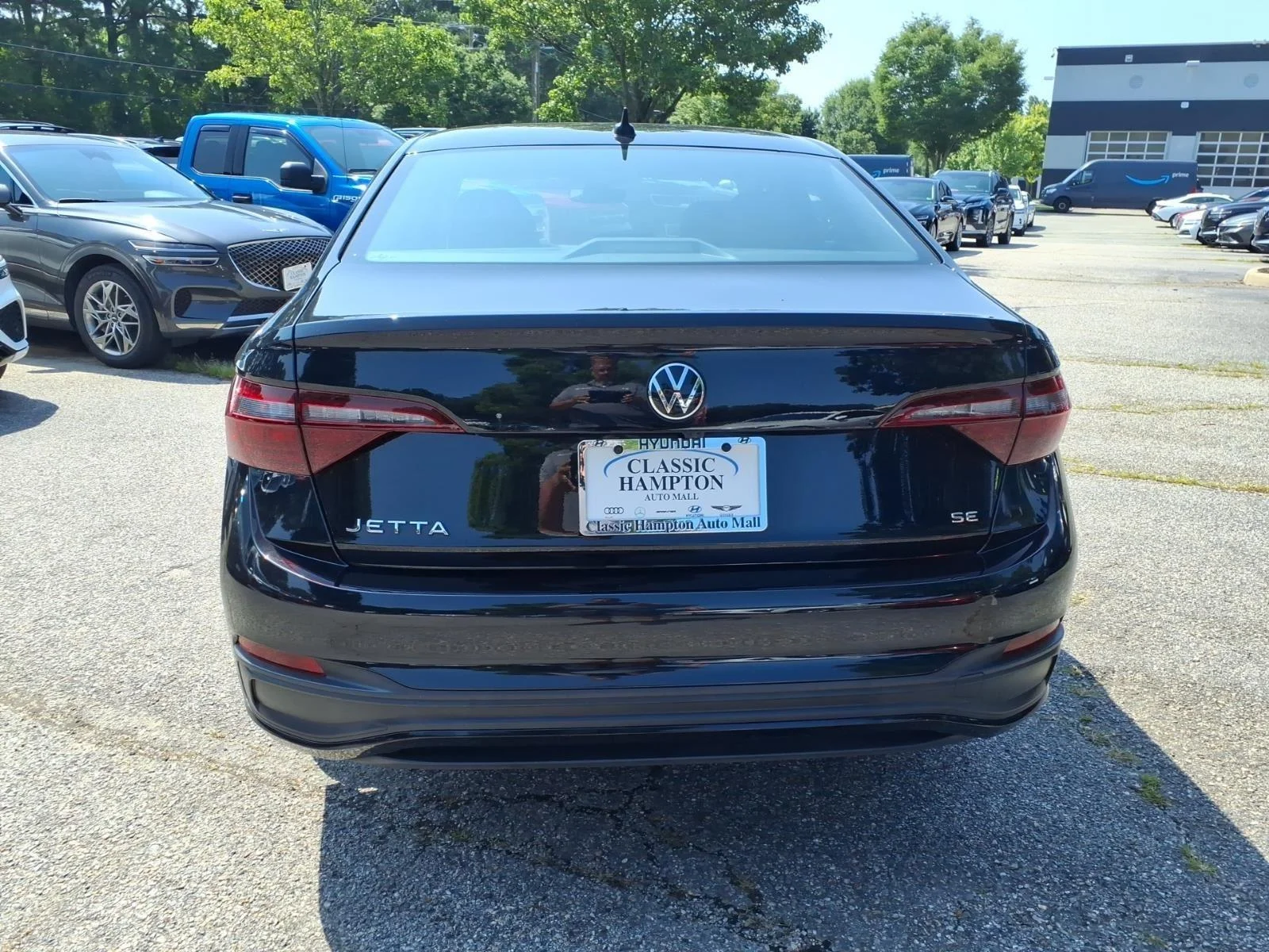 Used 2024  Volkswagen SE image 7