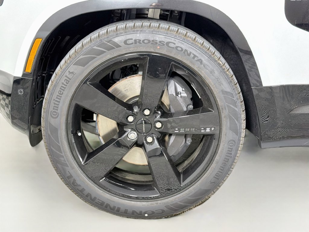 New 2026 Fuji White Land Rover X-Dynamic SE image 33