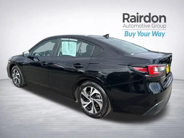 Used 2025 Crystal Black Silica Subaru Premium image 5