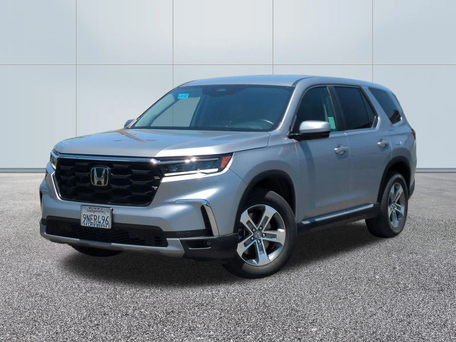 Used 2025 Silver Honda EX-L image 1