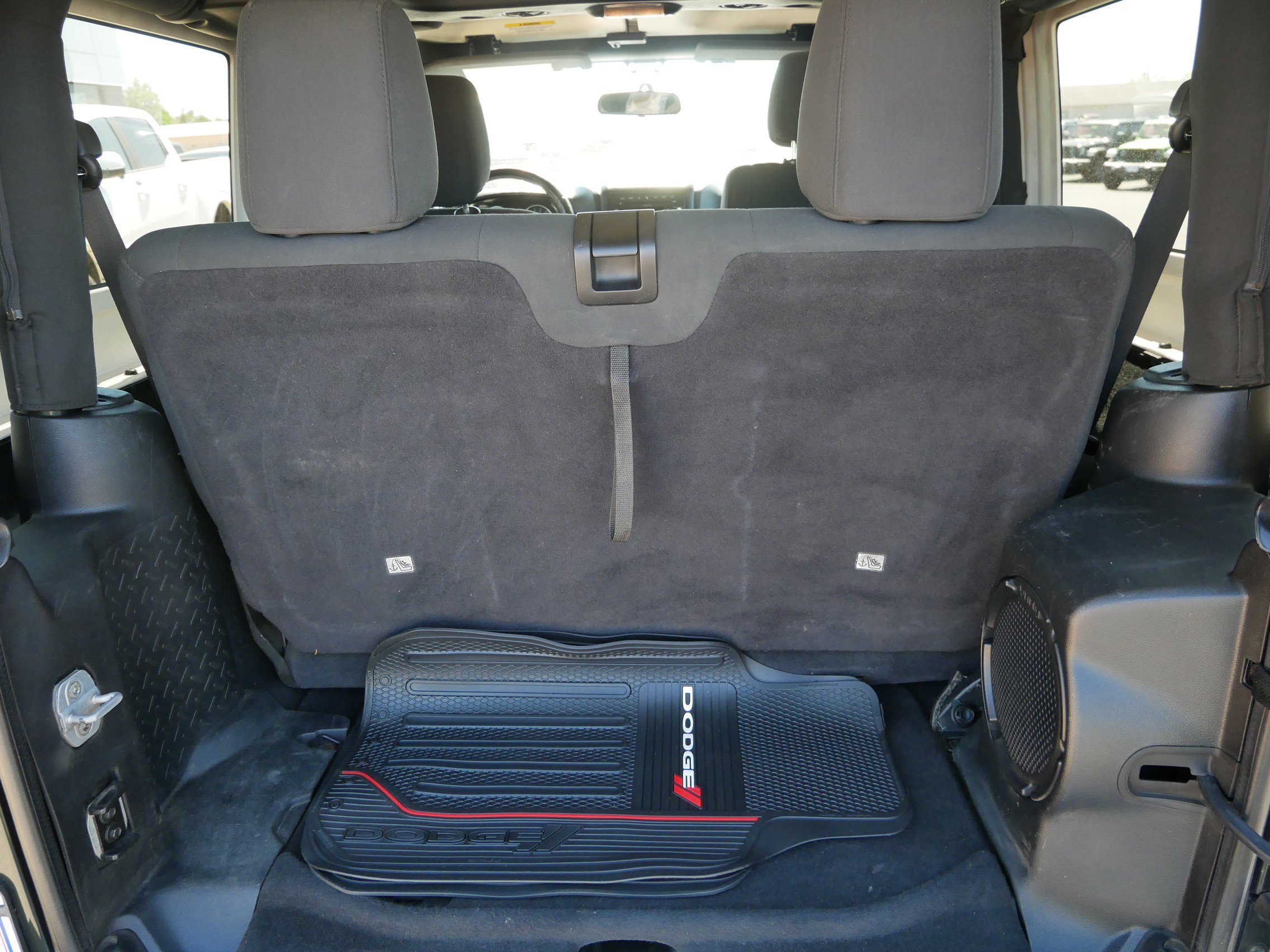 Used 2011 Natural Green Pearl Jeep Sahara image 10