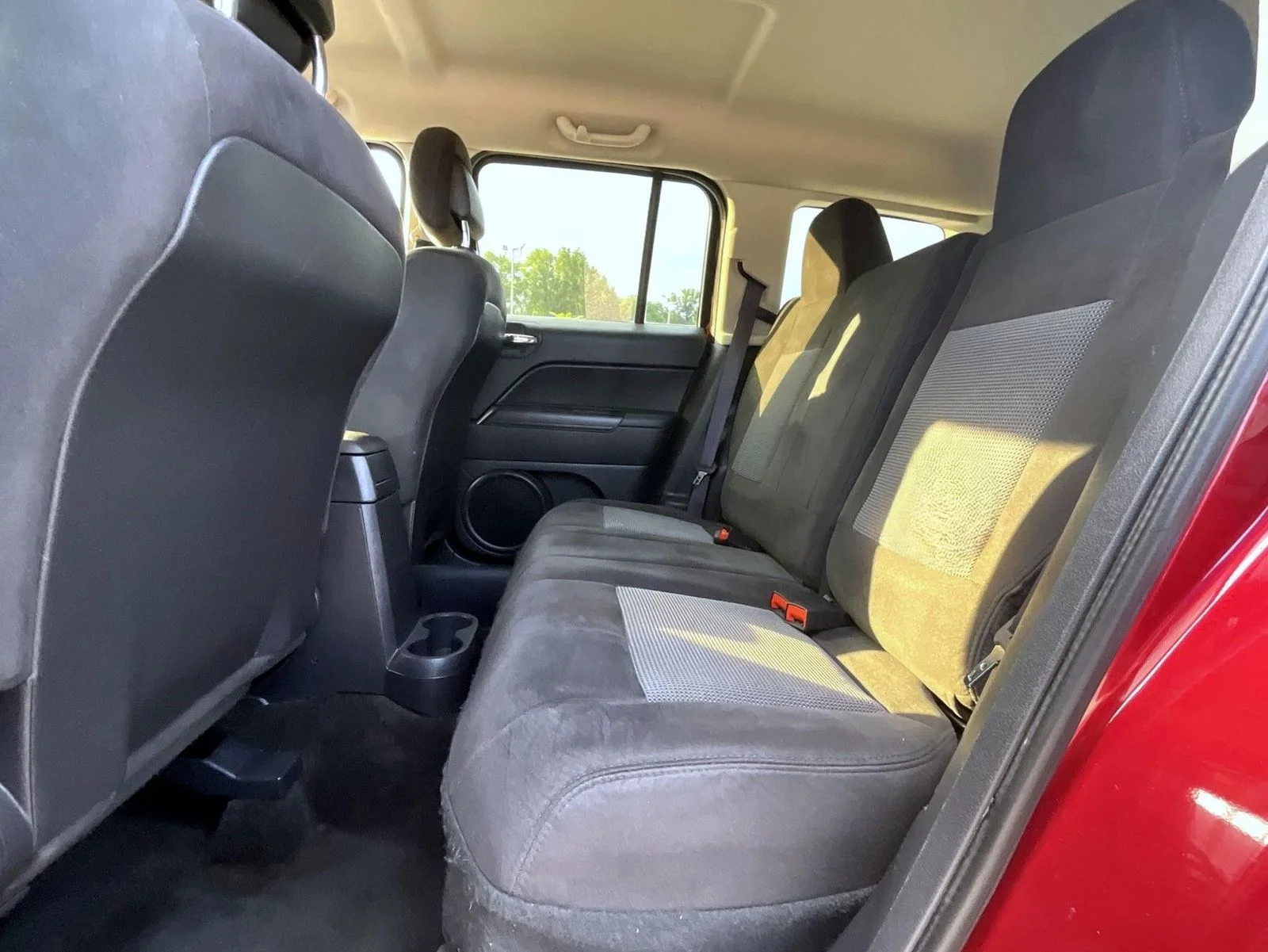 Used 2017 Red Jeep Latitude image 21