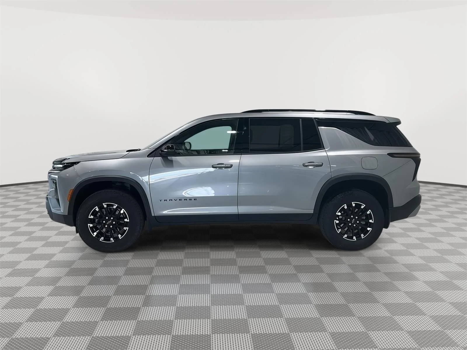 Used 2025 Chevrolet Traverse Z71 with VIN 1GNEVJRSXSJ282346 for sale in Alexandria, Minnesota