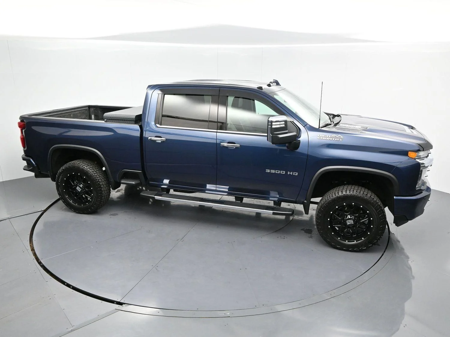 Used 2020 NORTHSKY BLUE METALLIC Chevrolet High Country image 40
