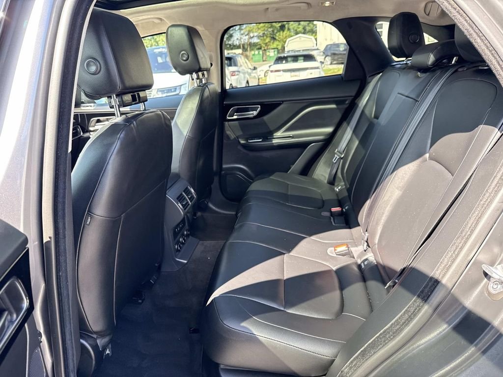 Used 2020 Silver Jaguar 25t Premium image 16