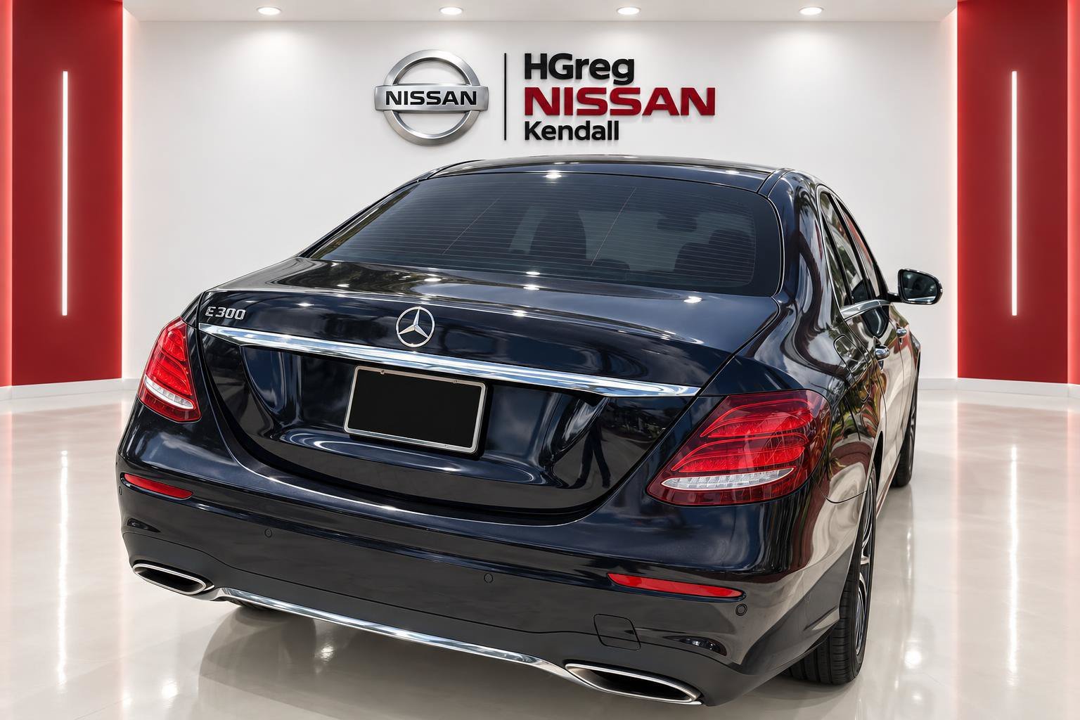 Used 2018 Blue Mercedes-Benz E 300 image 4