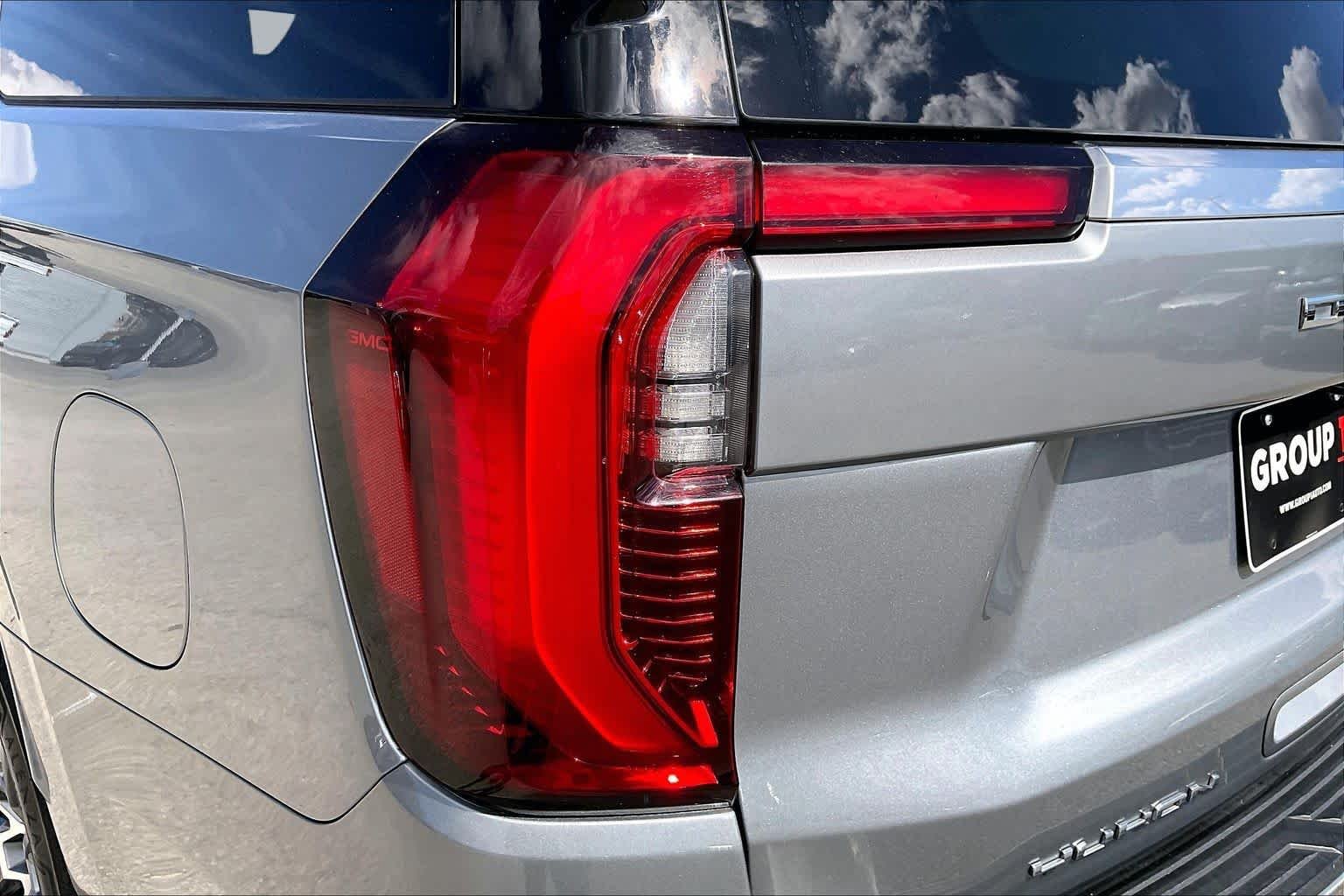 Used 2025 Sterling Metallic GMC Denali image 27