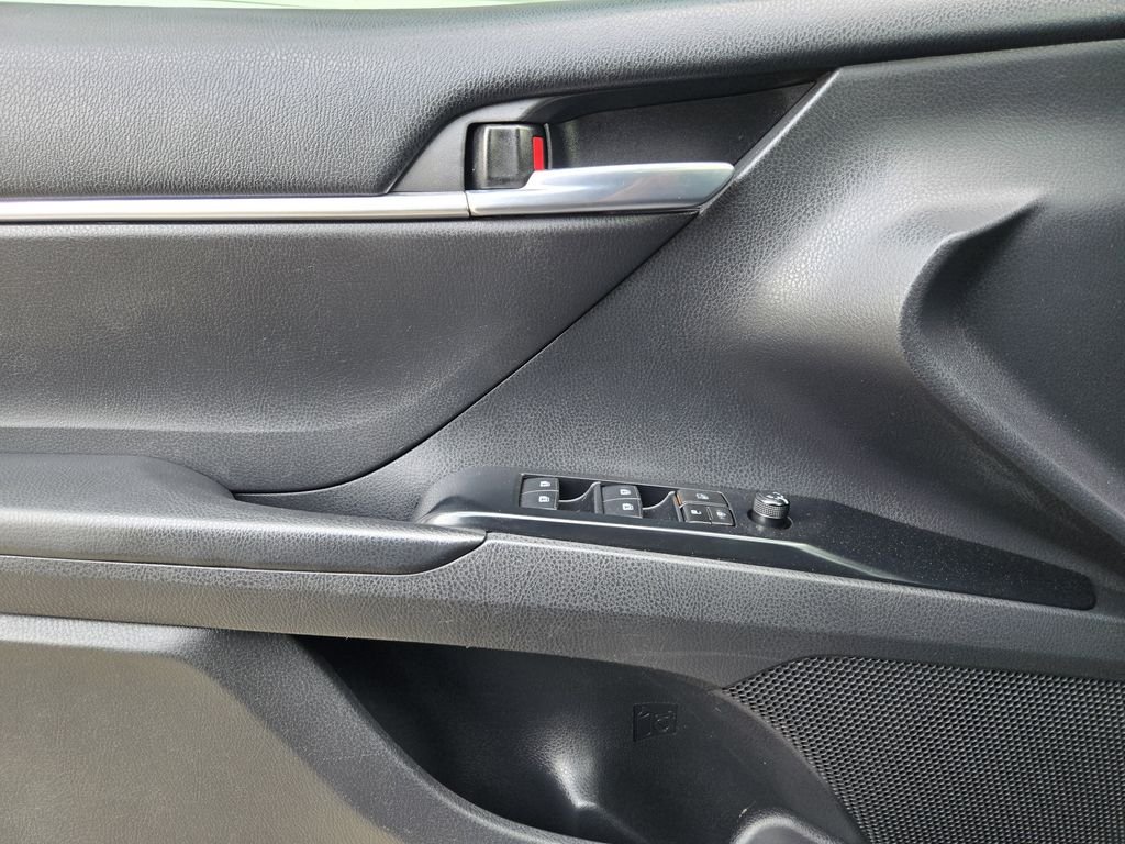 2018 Toyota Camry SE - Photo 15