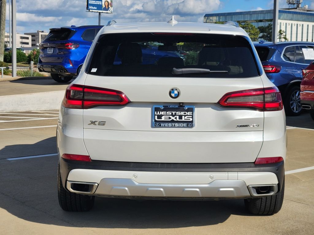 Used 2019 White Metallic BMW xDrive40i image 6