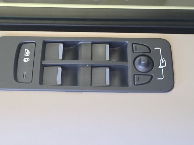 Certified Used 2025 White Land Rover S image 30