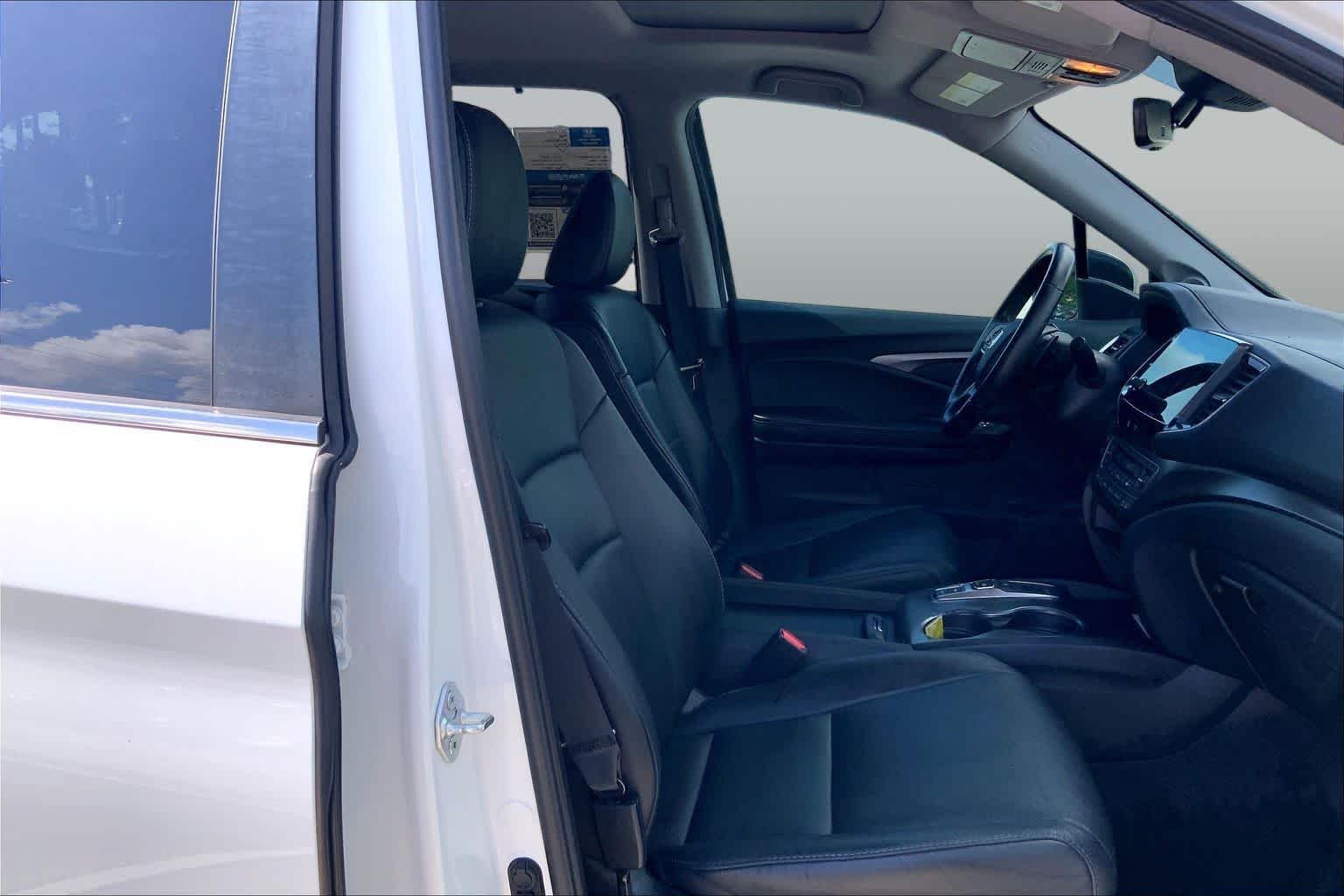 Used 2021 Platinum White Pearl Honda Special Edition image 9