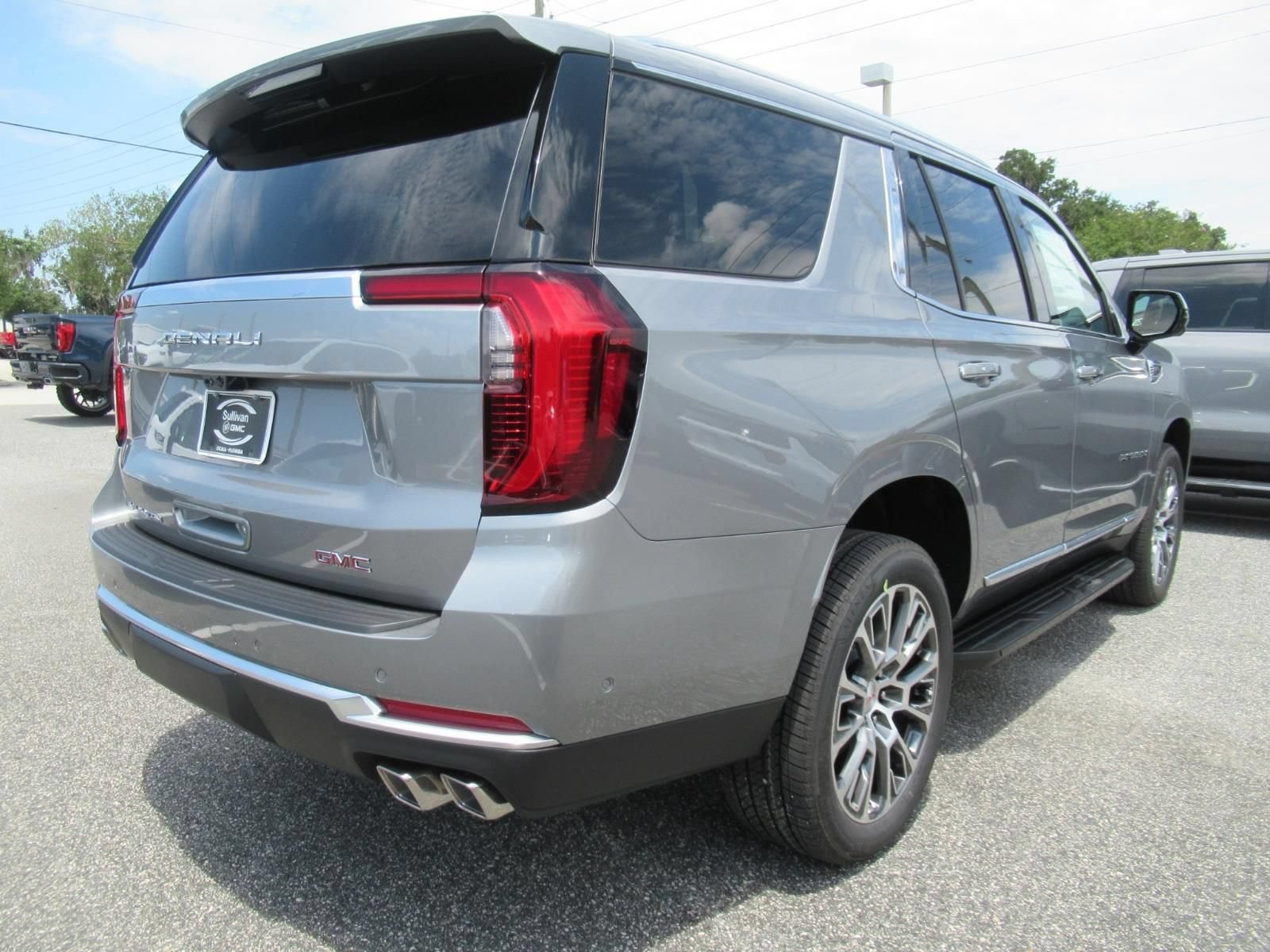 2026 GMC Yukon Denali - Photo 7