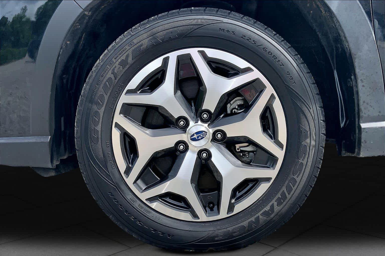 Used 2023 Crystal Black Silica Subaru Premium image 11