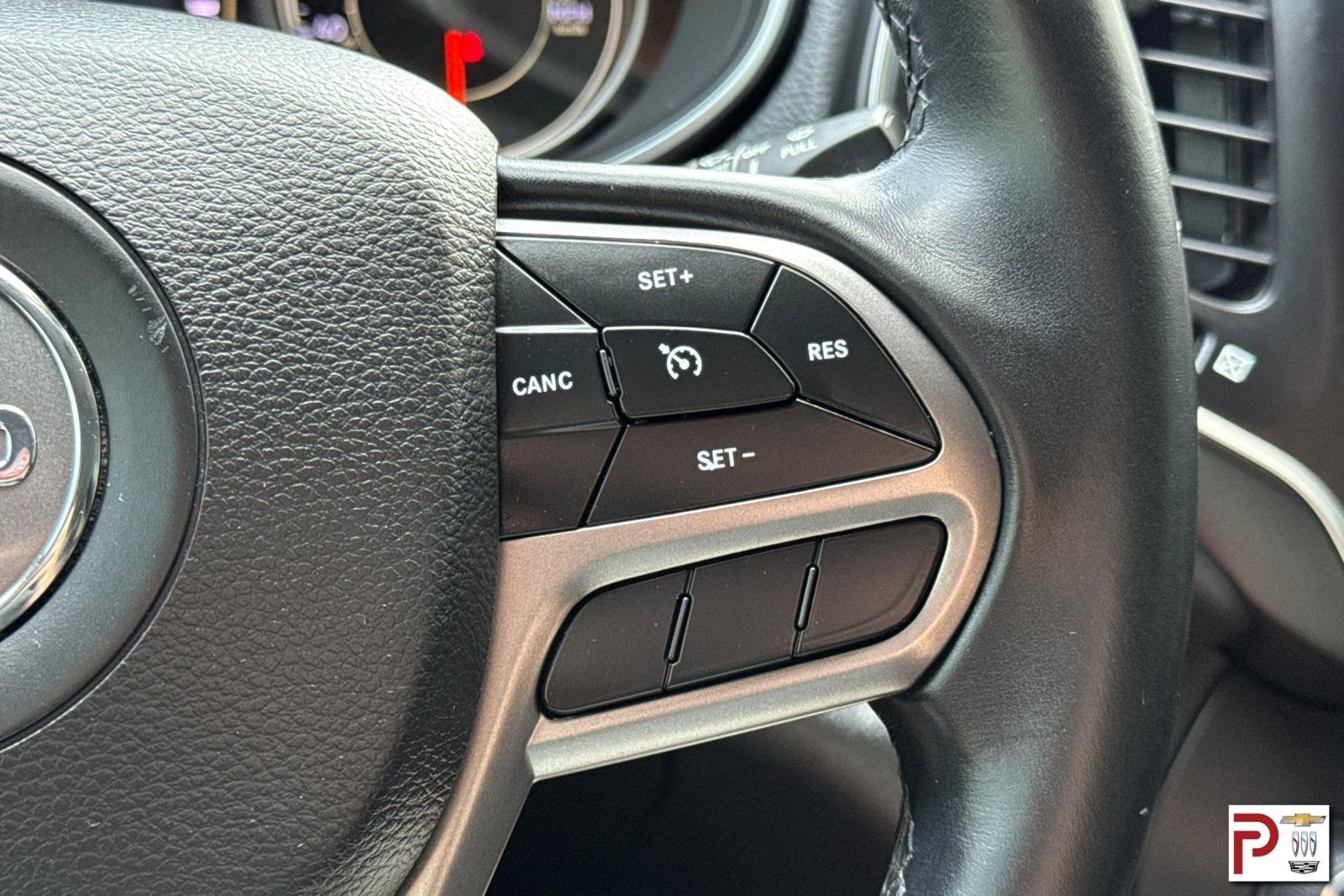 Used 2019 Gray Jeep Latitude Plus image 28
