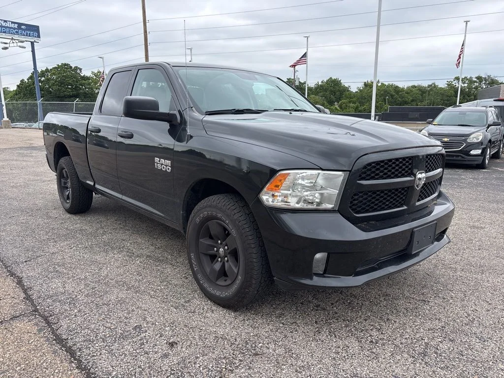 2017 RAM 1500 Express 4x4 Quad Cab 6'4's photo