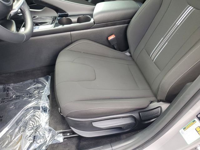 2025 Hyundai Elantra SEL - Photo 12