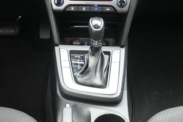 Used 2018 Silver Hyundai Value Edition image 22