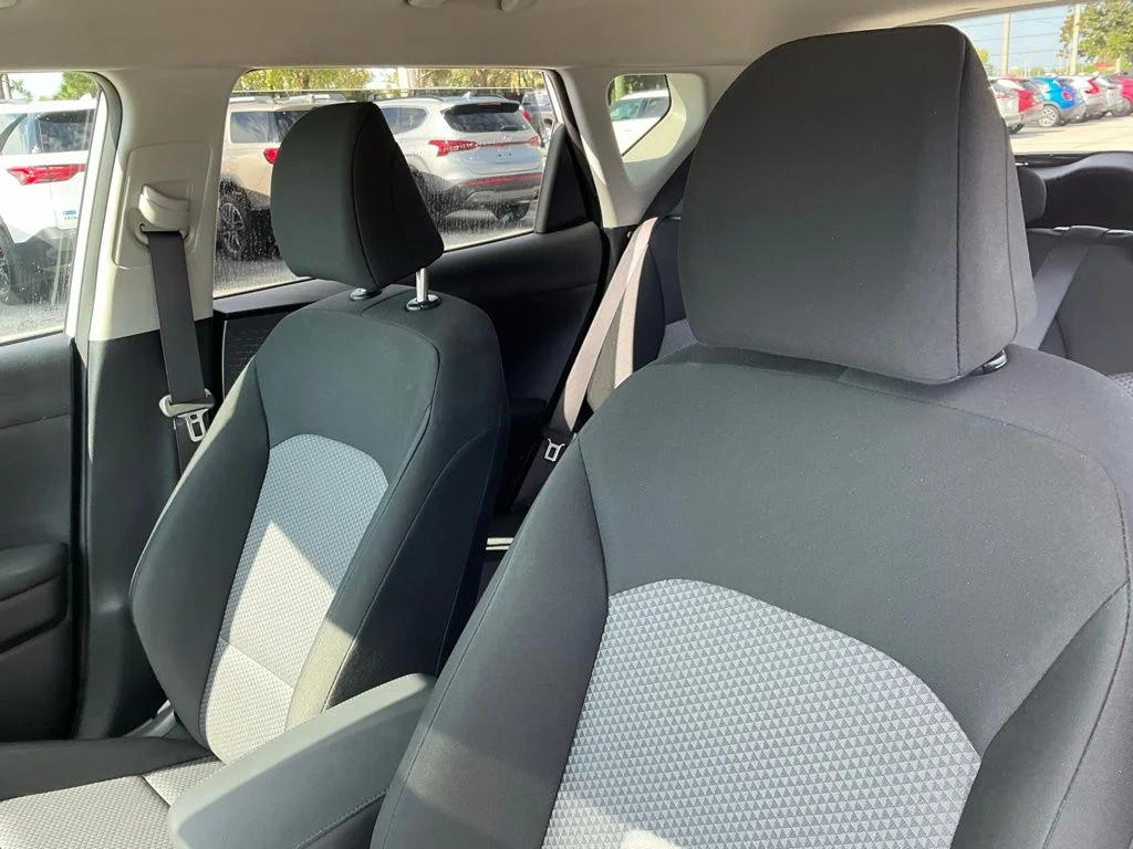 Used 2025 White Kia LX image 25