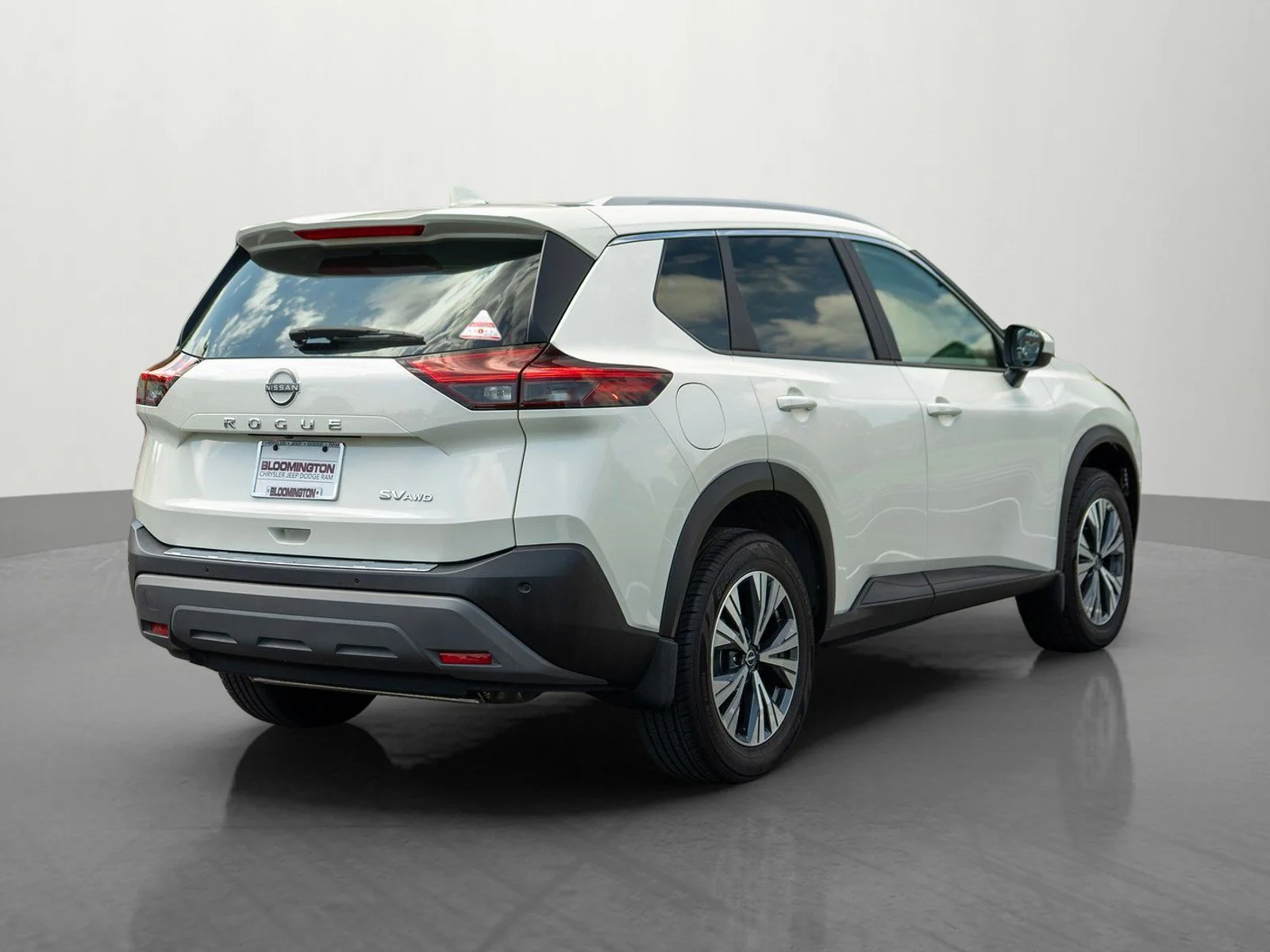 Used 2023 Pearl White Tricoat Nissan SV image 7