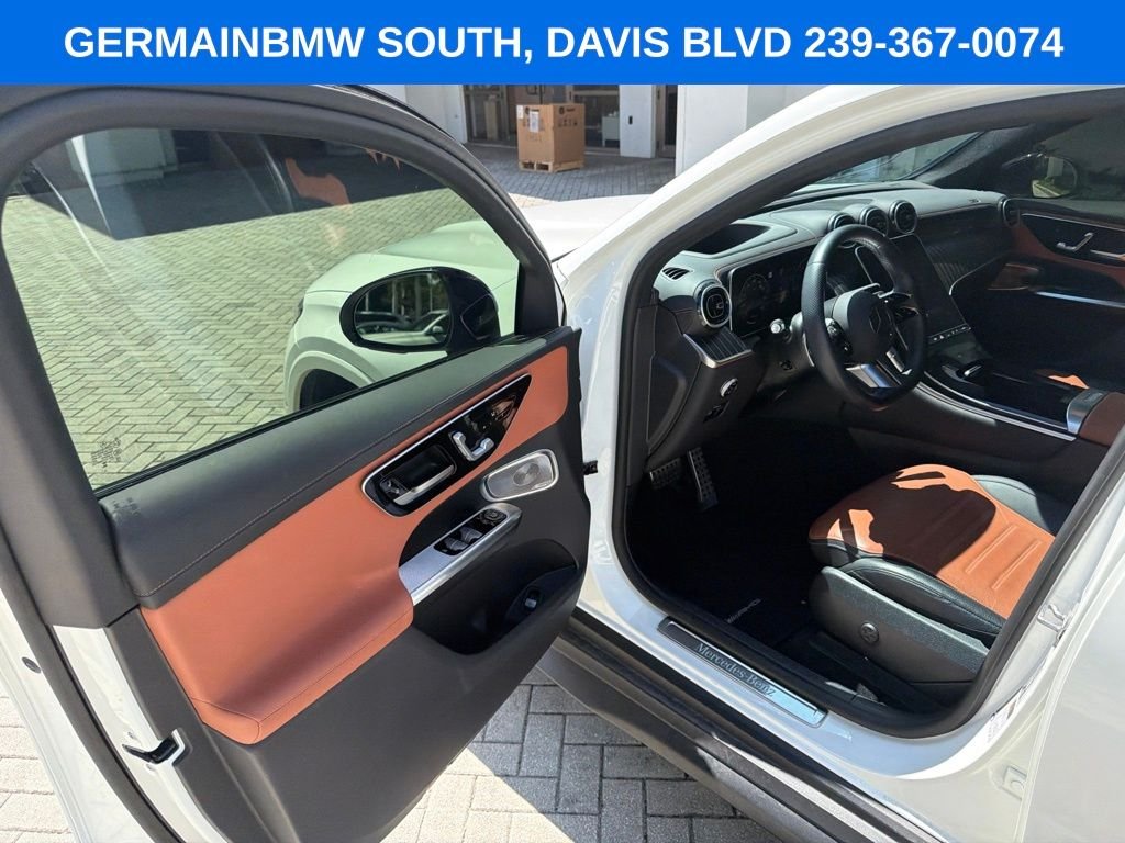 Used 2024  Mercedes-Benz GLC 300 Coupe image 10