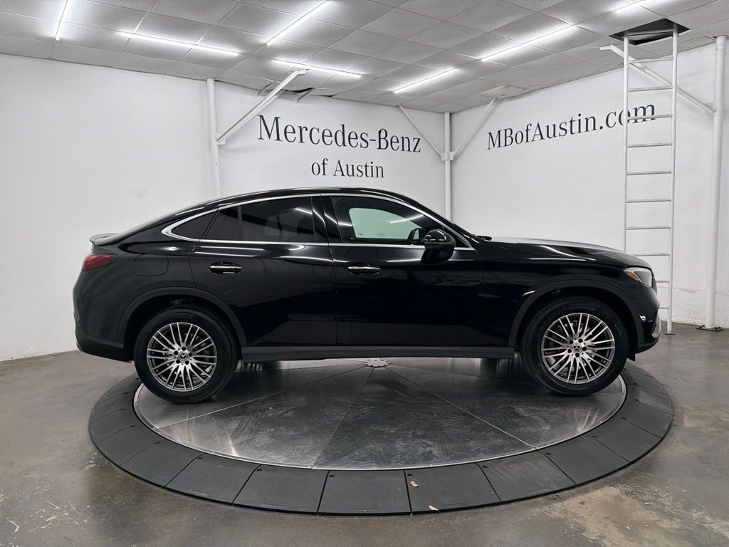 New 2026 Black Mercedes-Benz GLC 300 image 8