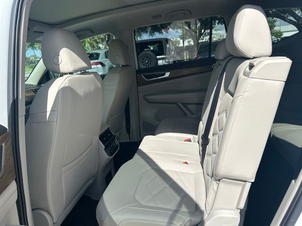New 2026 White/off-white Volkswagen 2.0T SE w/Technology image 47