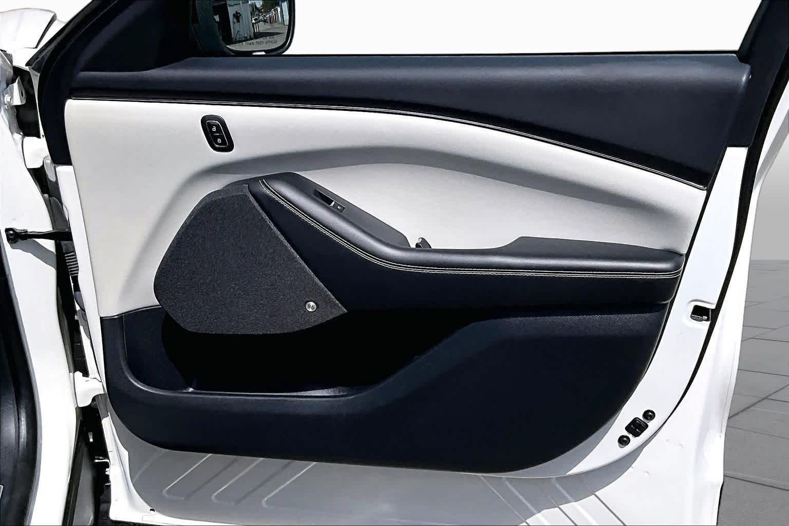 Used 2023 Star White Ford Premium image 22