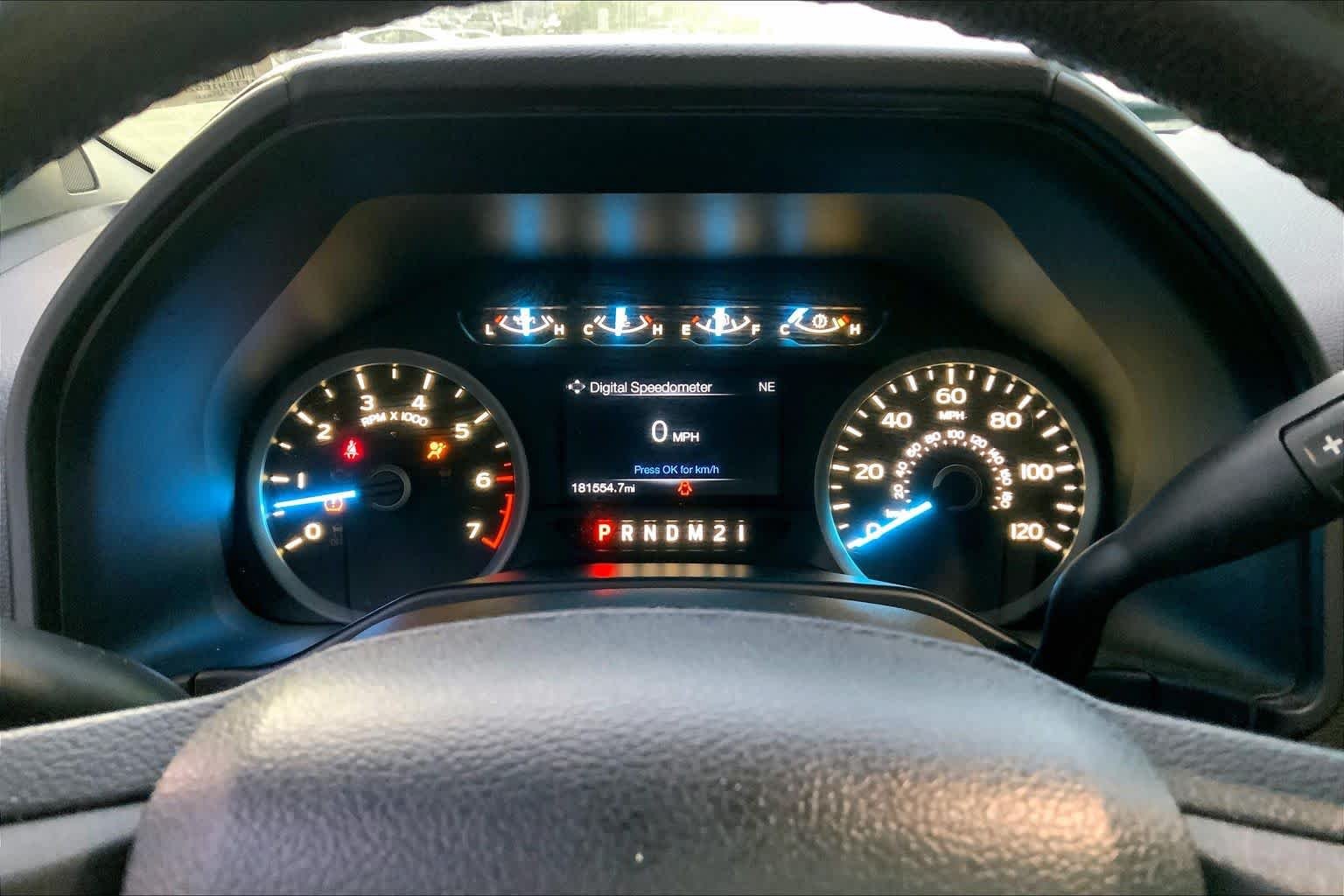 Used 2015 Magnetic Metallic Ford XLT image 23