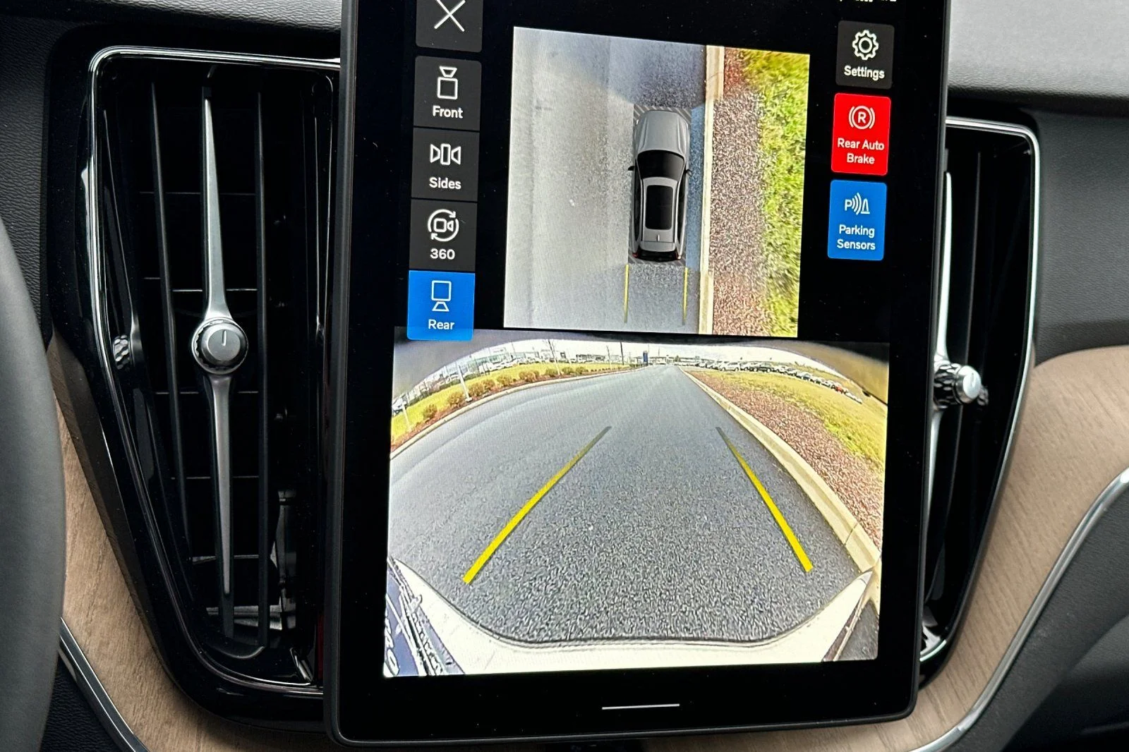 New 2026 Onyx Black Volvo Plus image 19