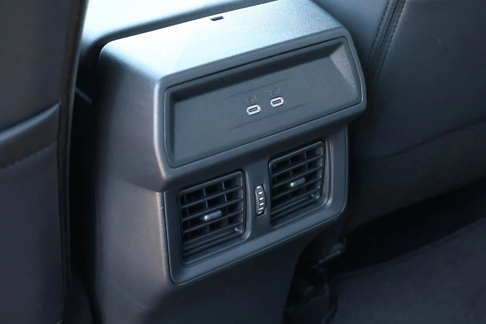 2026 Toyota RAV4 XSE - Photo 32