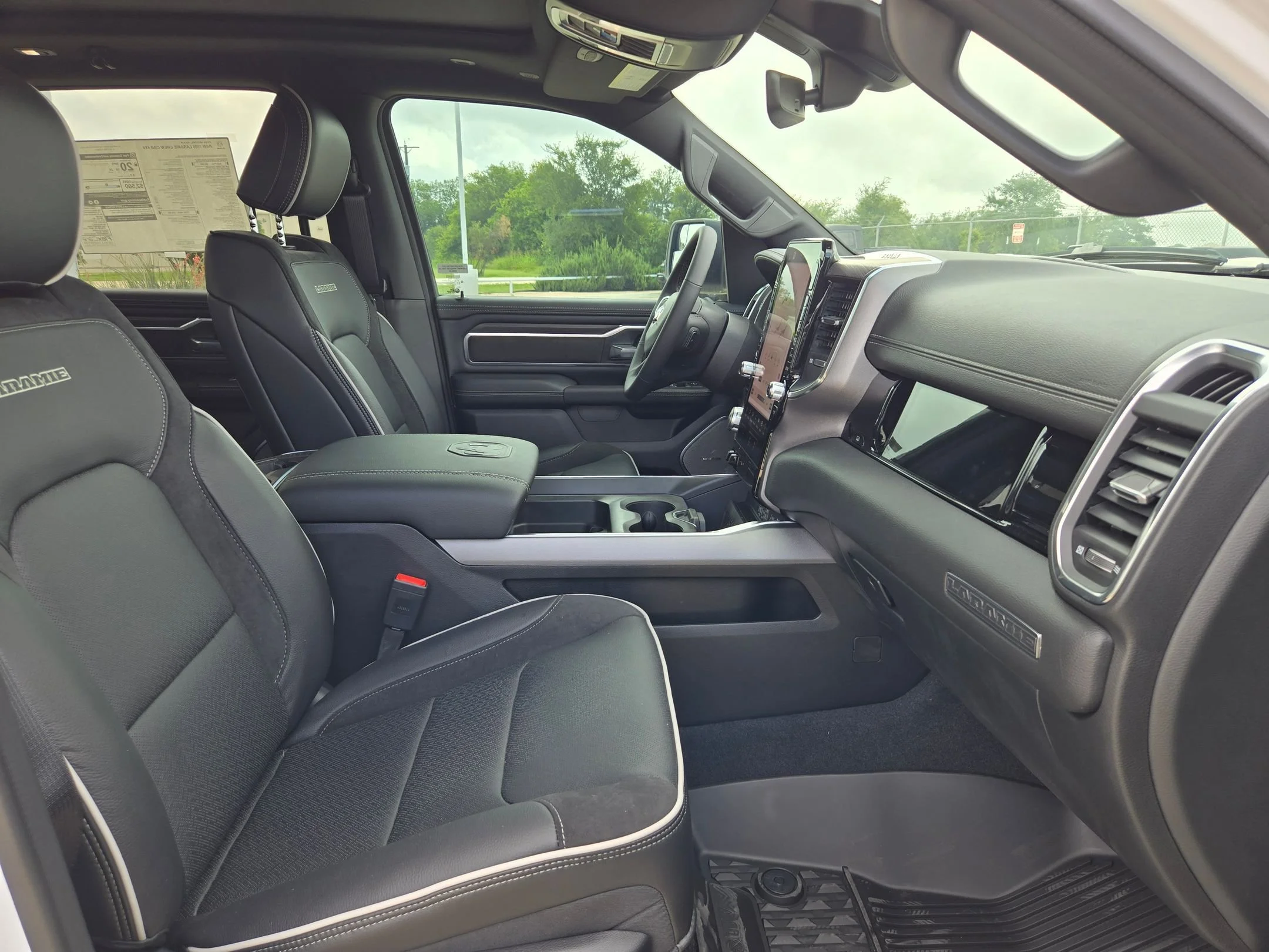 2026 RAM 1500 Laramie - Photo 22