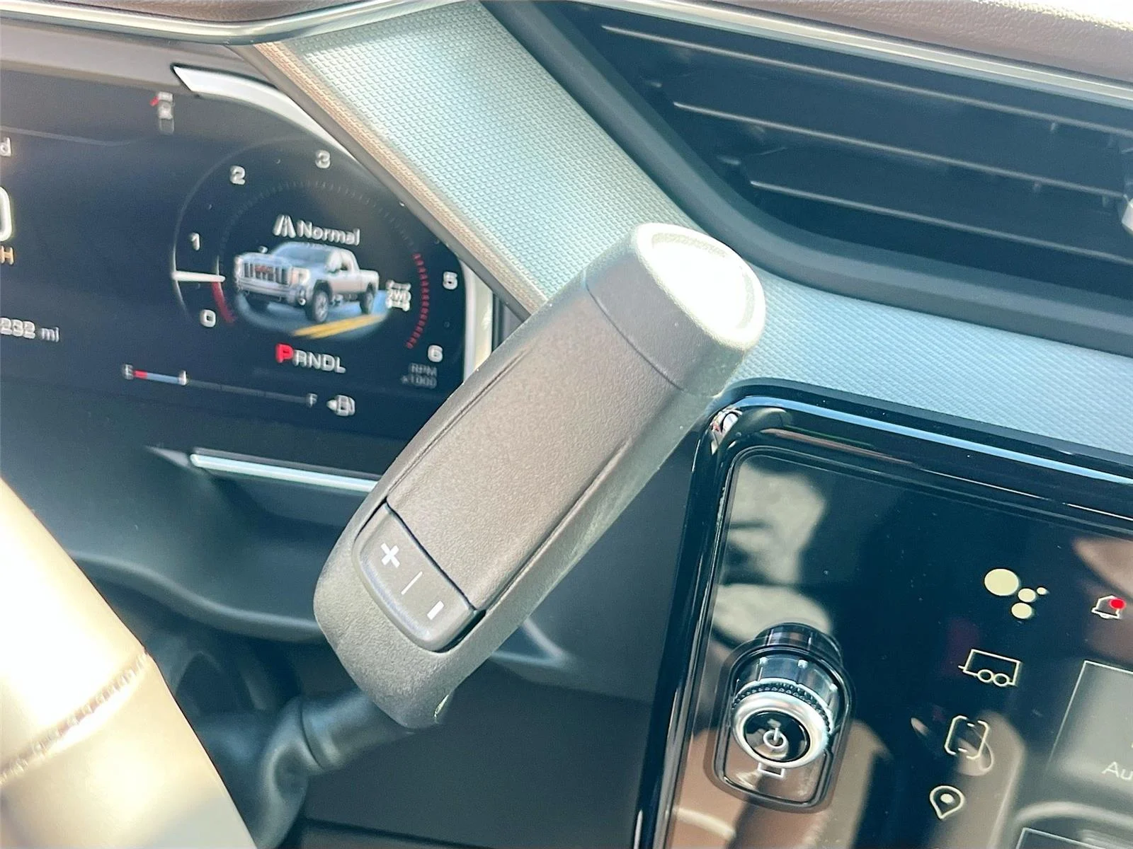 2026 GMC Sierra 3500HD Denali - Photo 15